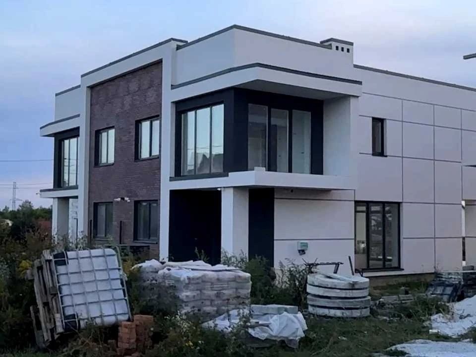 Будинок. Пустомити, Свободи вул.