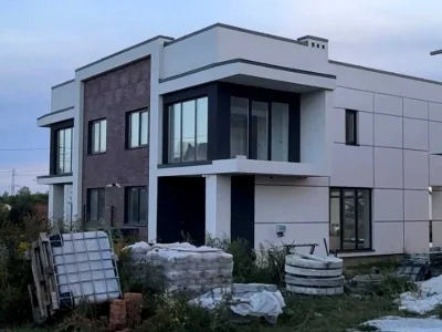 Будинок. Пустомити, Свободи вул.
