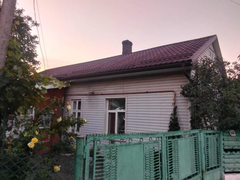 Продаж: будинок та земельна ділянка 5,6 сот., м. Радехів