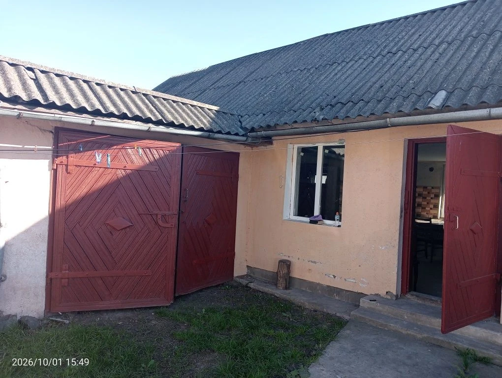 Терміново Продається добротний будинок з усіма комунікаціями