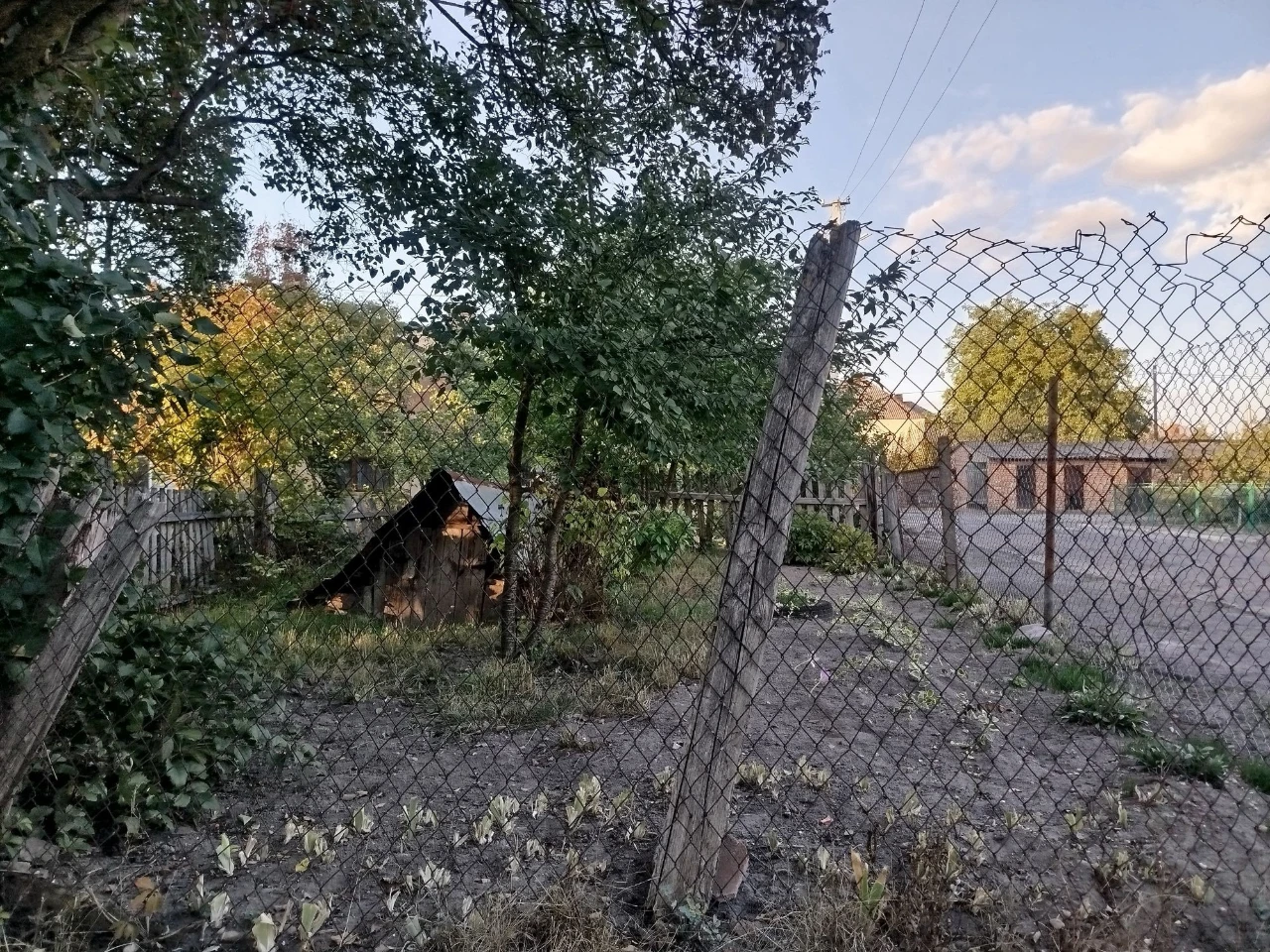ПРОДАЖ ВІД ВЛАСНИКА.Продам дачу у центральній частині Радехо