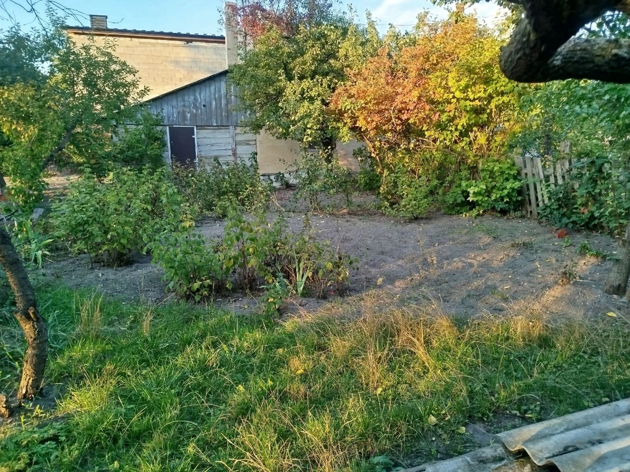 ПРОДАЖ ВІД ВЛАСНИКА.Продам дачу у центральній частині Радехо