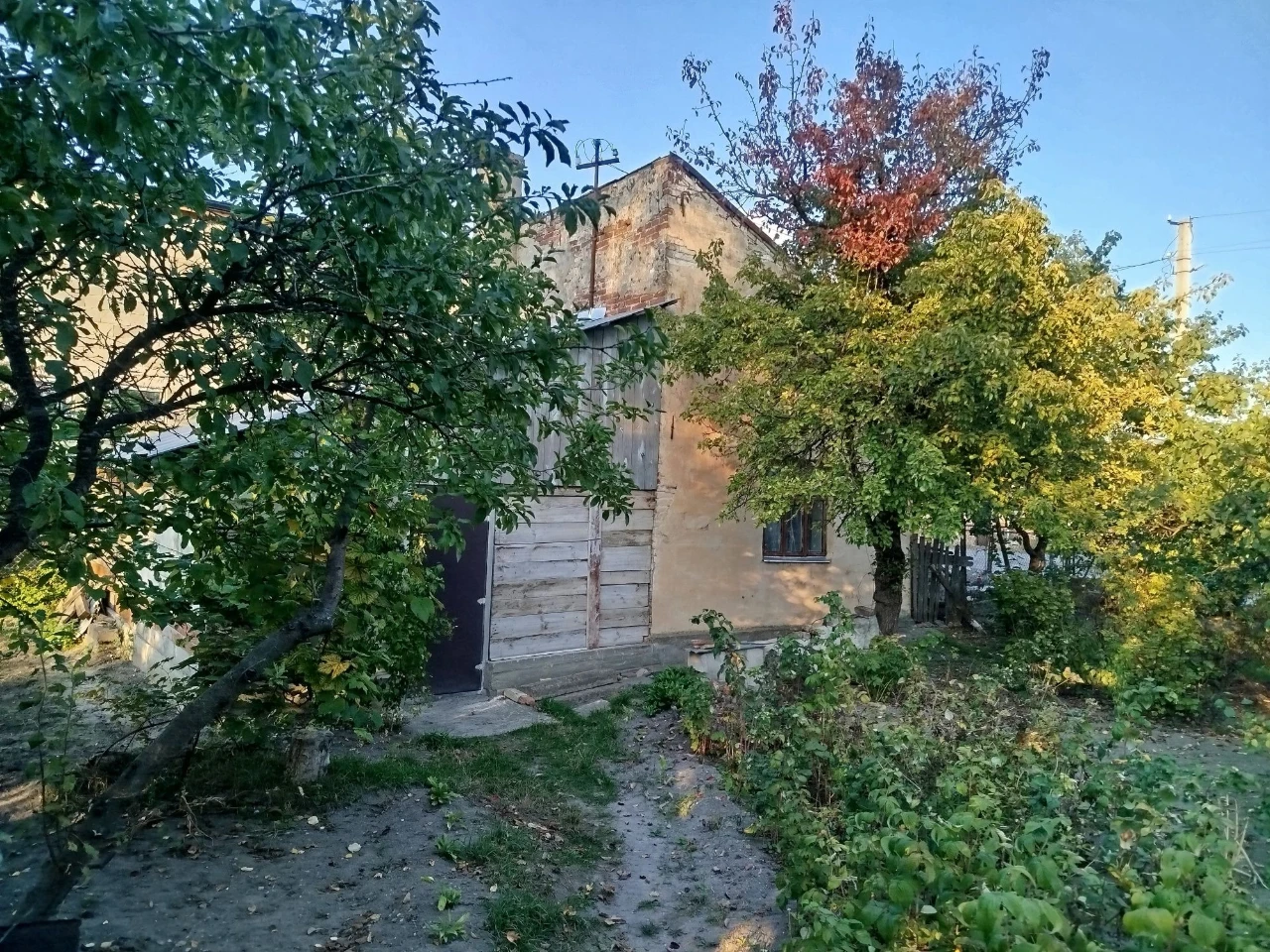 ПРОДАЖ ВІД ВЛАСНИКА.Продам дачу у центральній частині Радехо