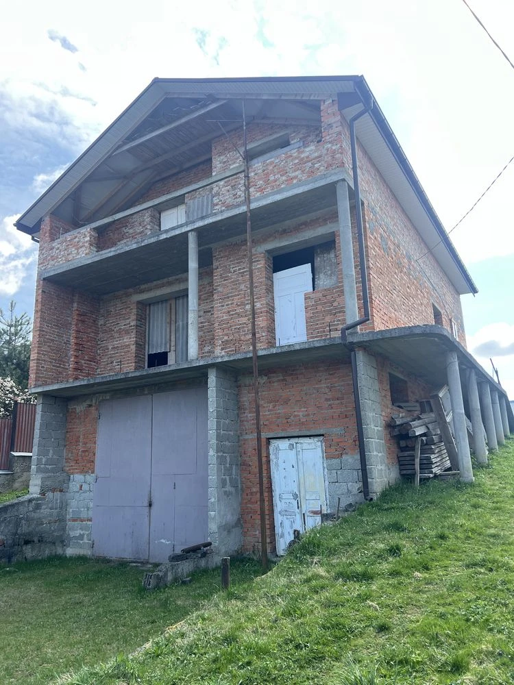 Продаж недобудованого будинку