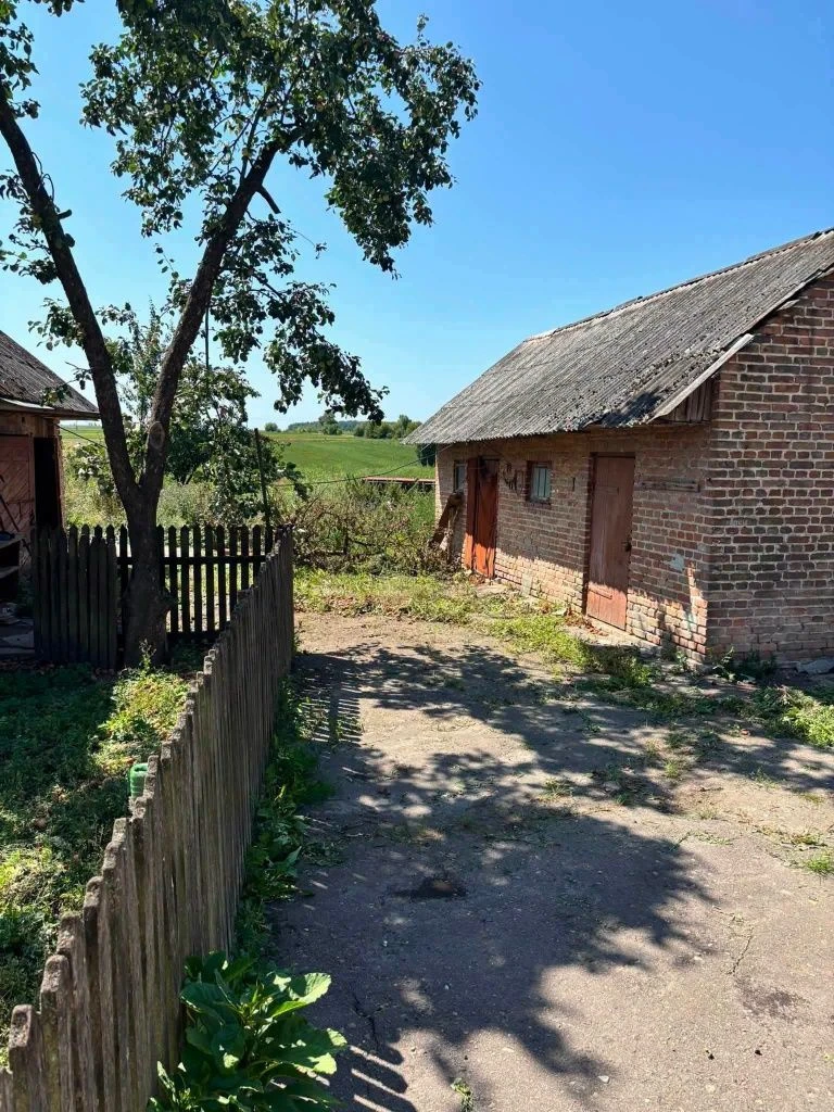 Продам цегляний будинок