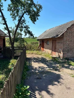 Продам цегляний будинок