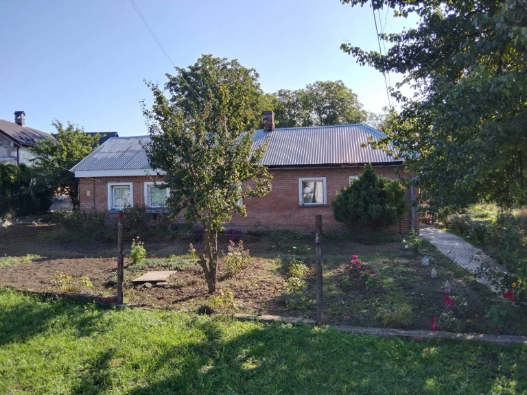 Будинок з ділянкою 10 соток на об’їзній — ідеально під бізне