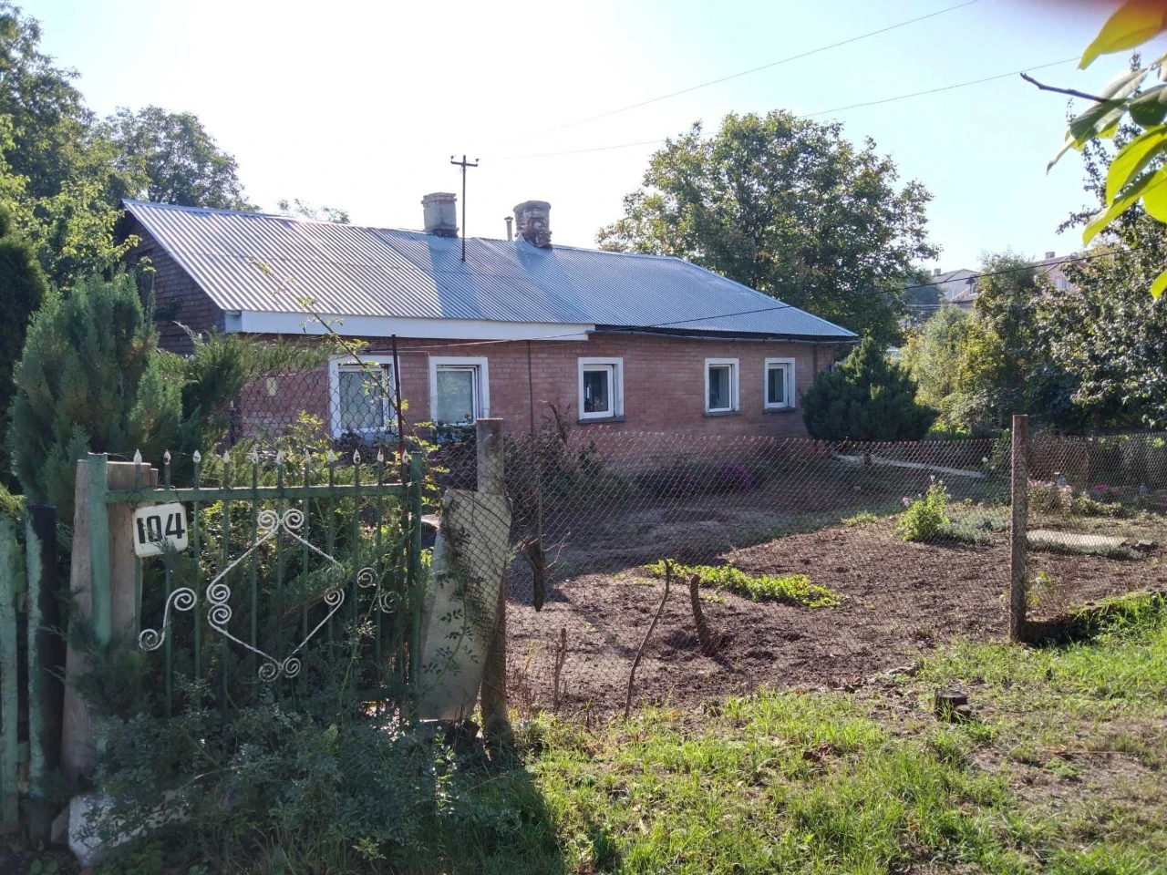 Будинок з ділянкою 10 соток на об’їзній — ідеально під бізне