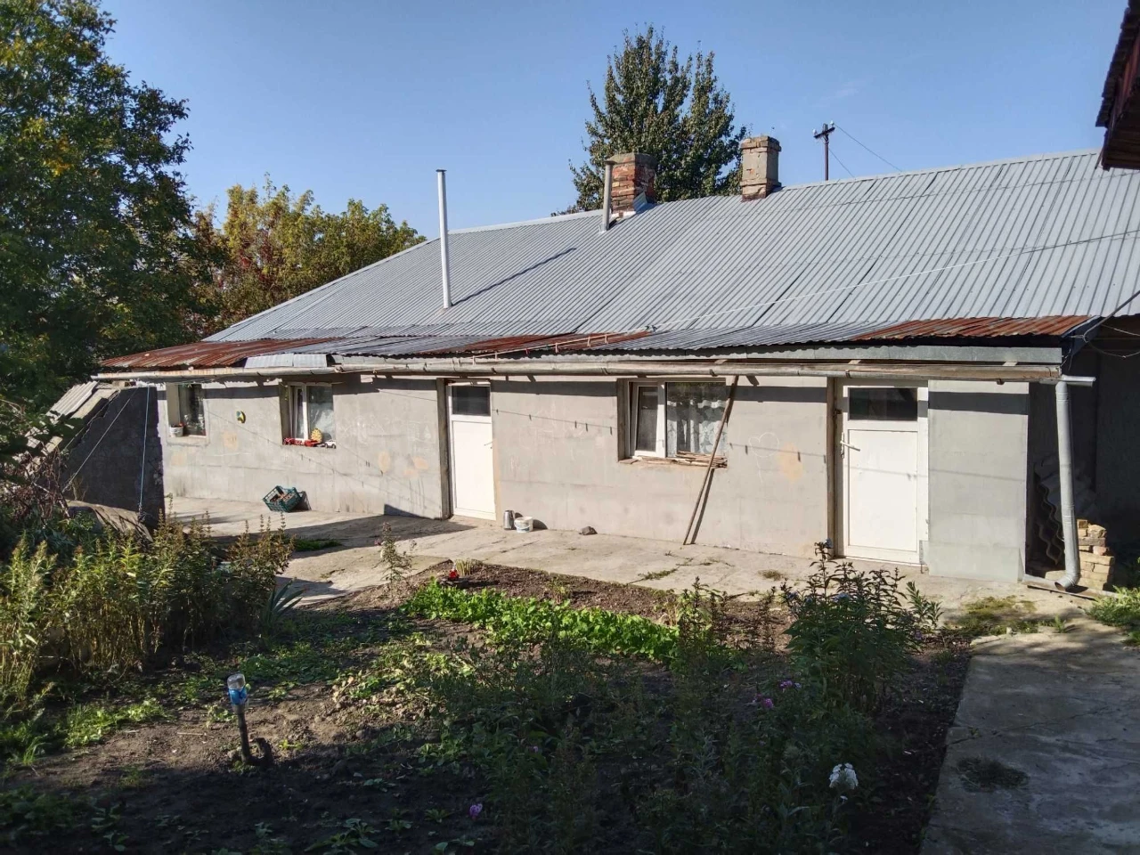Будинок з ділянкою 10 соток на об’їзній — ідеально під бізне