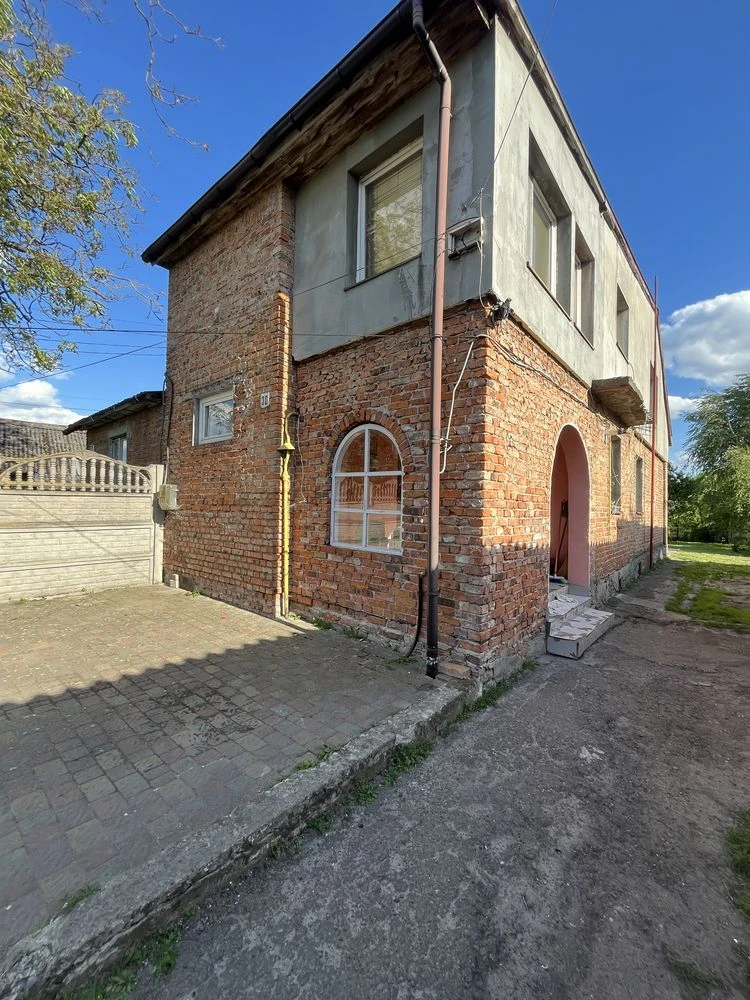 Продам будинок в місті