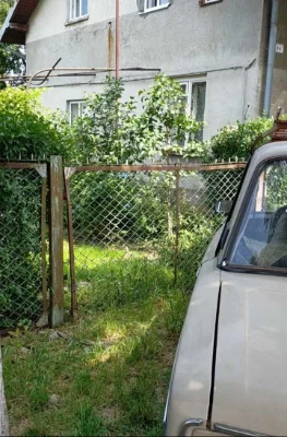 Будинок та земельна ділянка в м. Стрий
