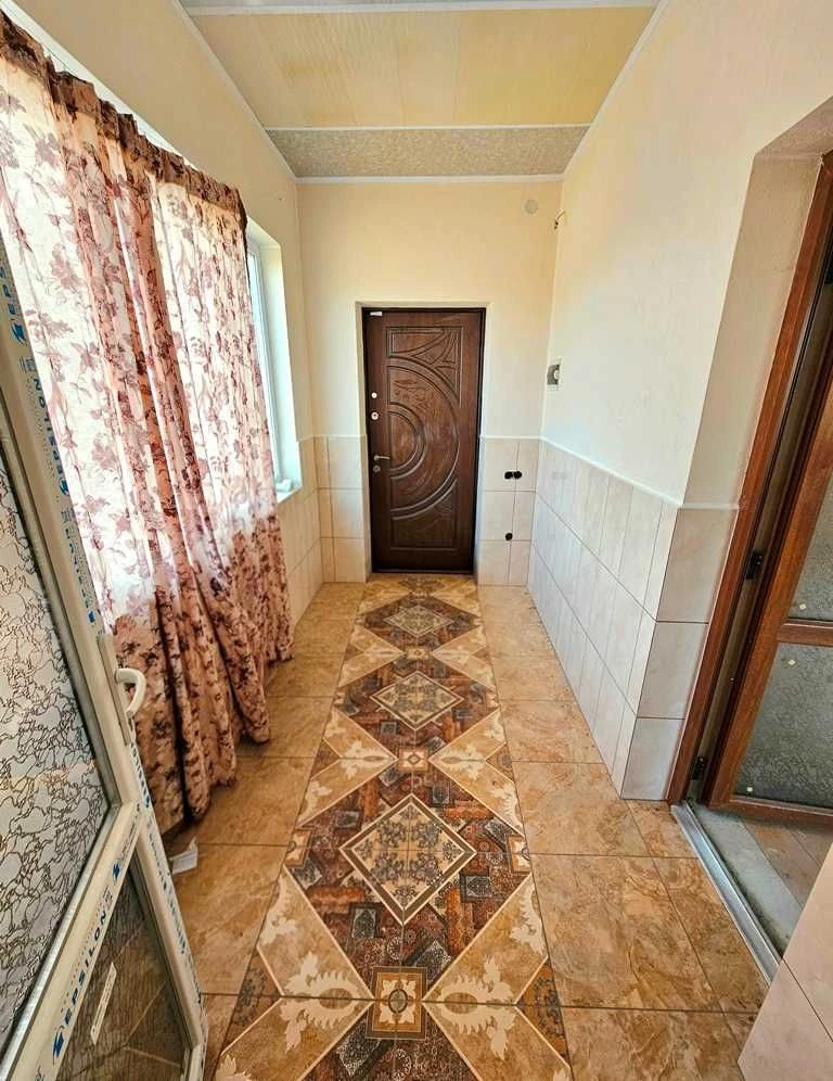 Продається добротний цегляний будинок розташований на околиц