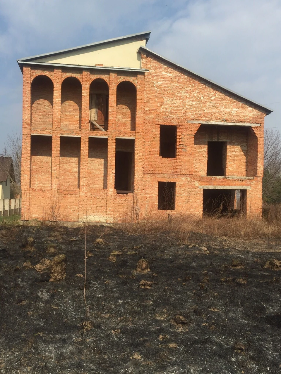 Будинок (не закінчене будівництво)