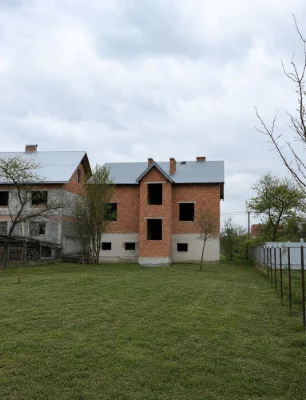 Новобудова в с. Добрівляни