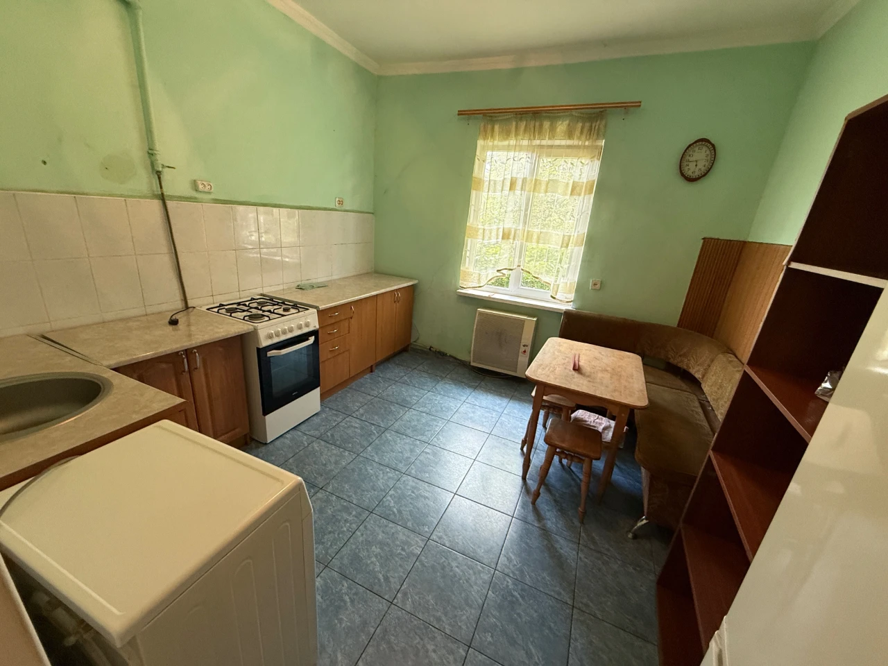 Половина Будинку в гарному районі міста. Ділянка 5 сот.!Вул.