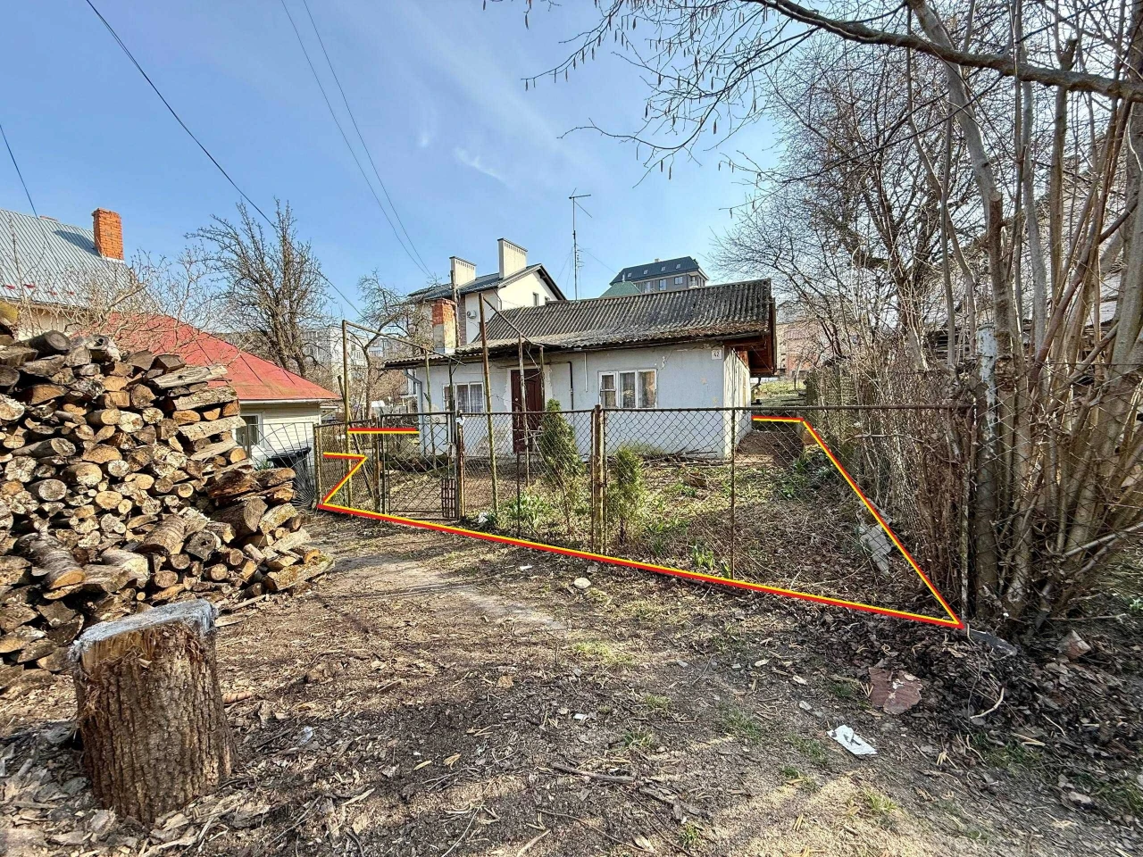 Продаж будинку вул. Івасюка