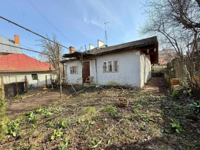 Продаж будинку вул. Івасюка