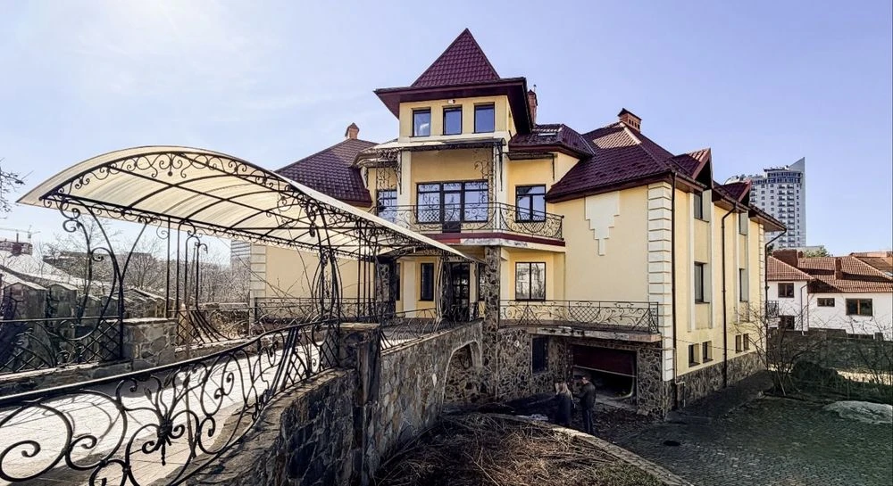 Продається  вілла в центрі Трускавця