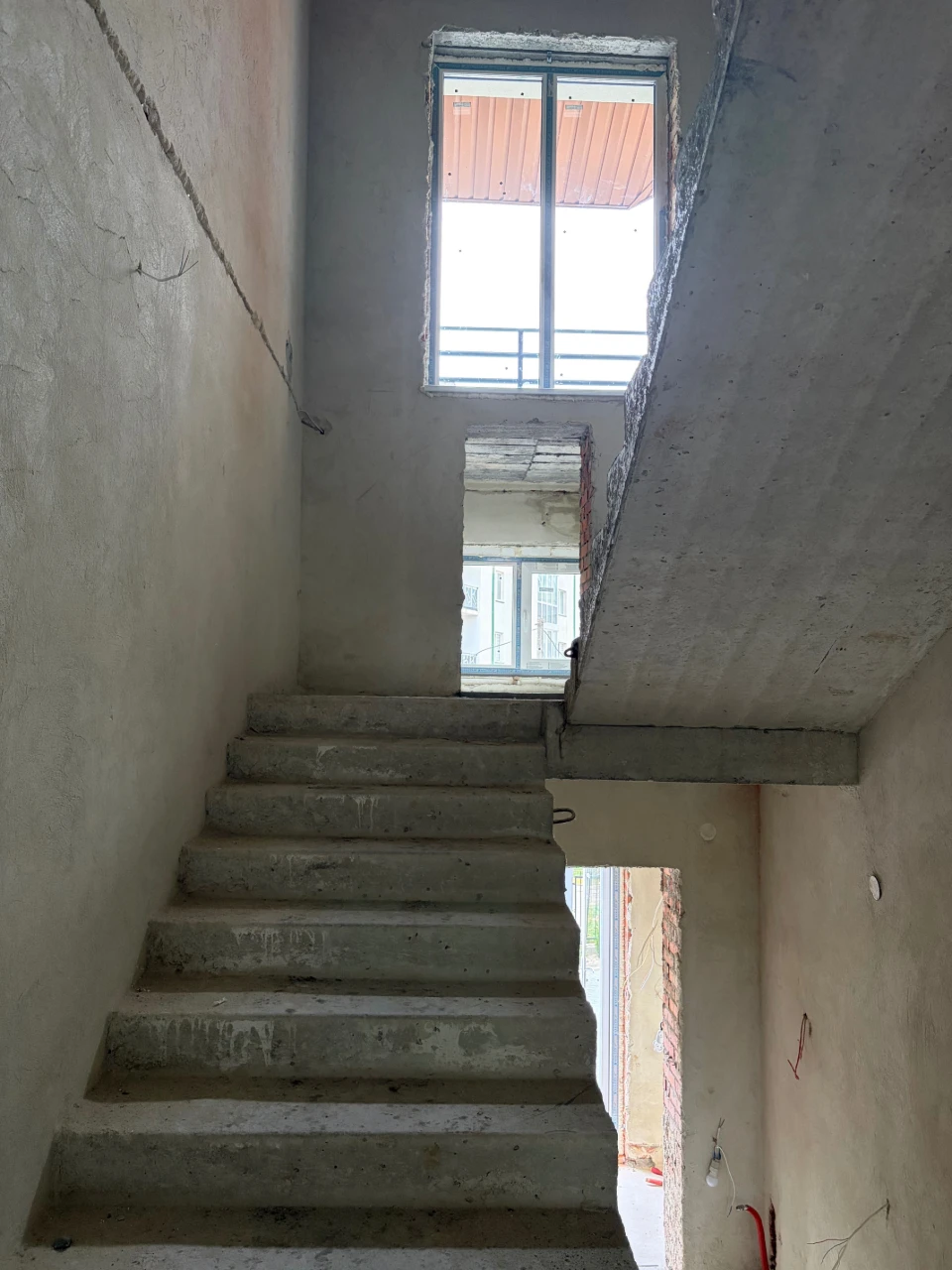 Продаж трирівневого котеджу 185 м² в Котеджному містечку Dol