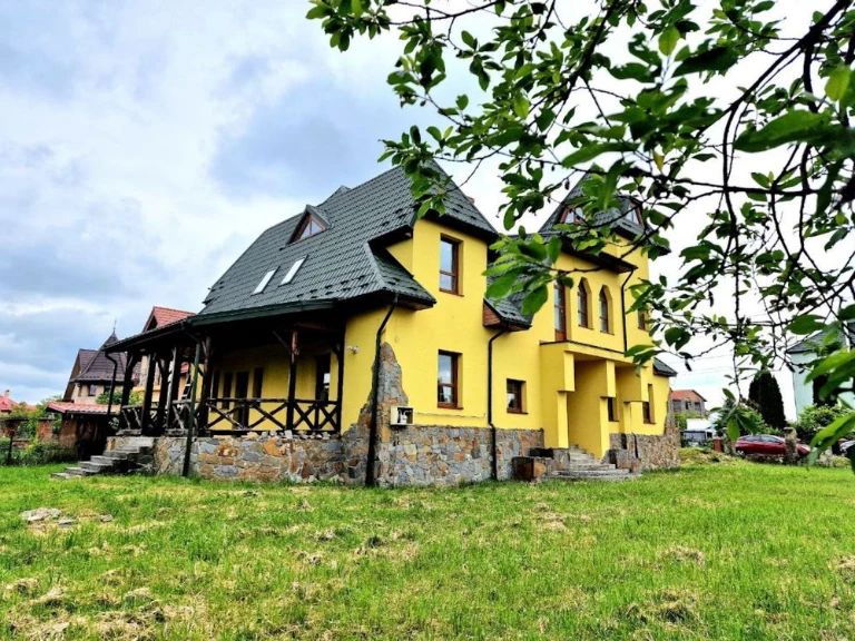 Продається дуже гарний будинок у м. Трускавці