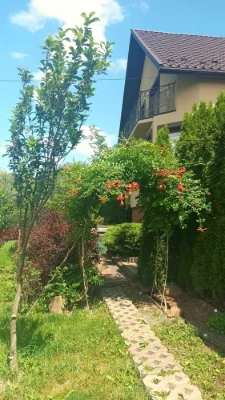 Продам двоповерховий будинок світлий затишний +15 сот .землі