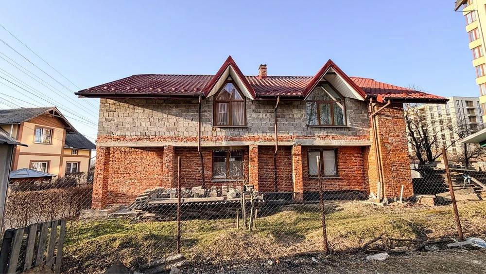 Продається будинок в самому центрі м. Трускавця