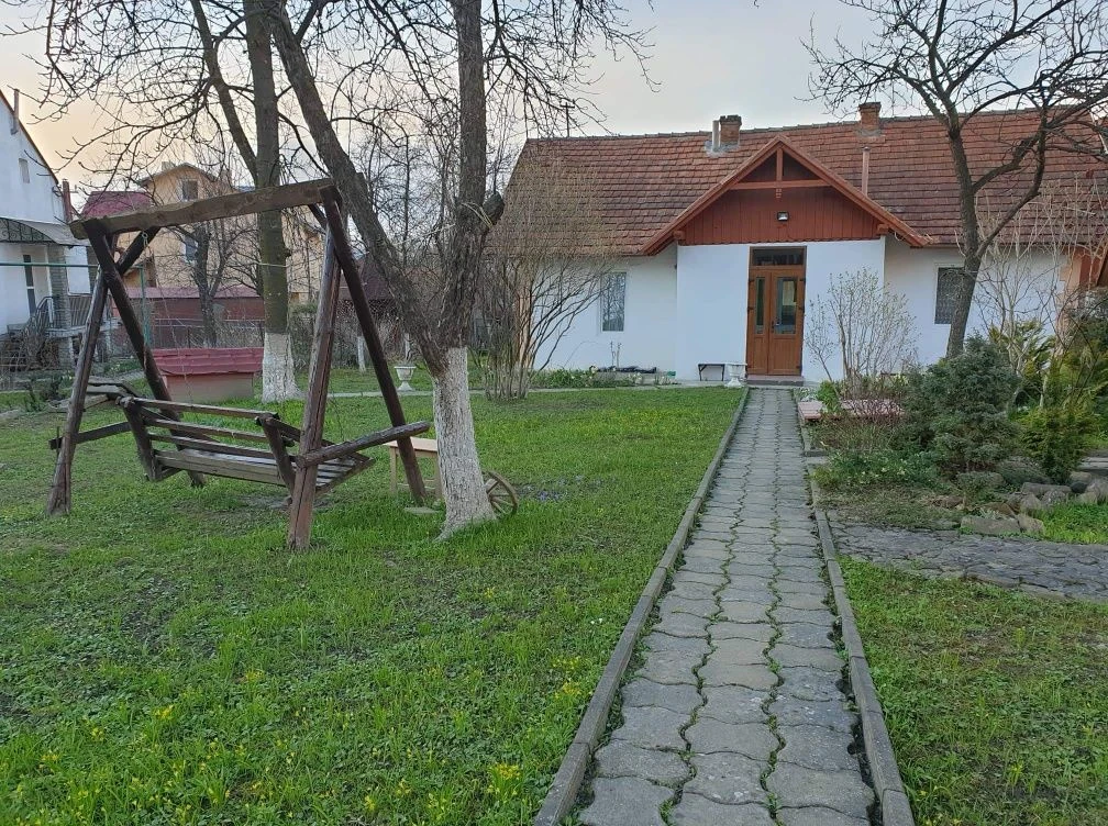 Продається земельна ділянка з будинком в місті Трускавець