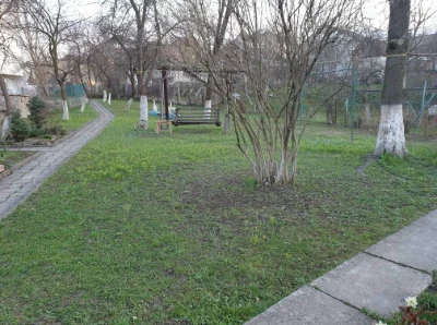 Продається земельна ділянка з будинком в місті Трускавець