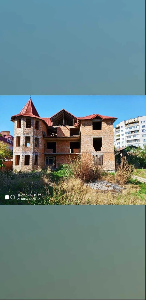 Незавершений будинок в м.Трускавець