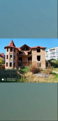 Незавершений будинок в м.Трускавець