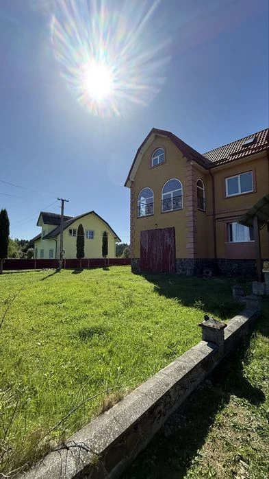 Будинок з ремонтом у Турка | 275 м² | 30 соток | заходь і жи