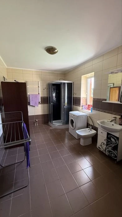 Будинок з ремонтом у Турка | 275 м² | 30 соток | заходь і жи
