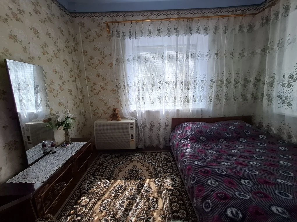 Будинок в смт ВРАДІЇВКА