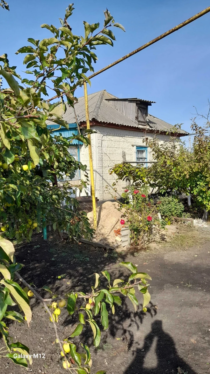 Будинок в селищі Врадіївка