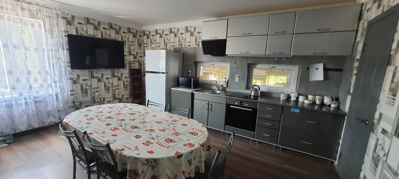 Продаю великий  будинок у  Врадіівці