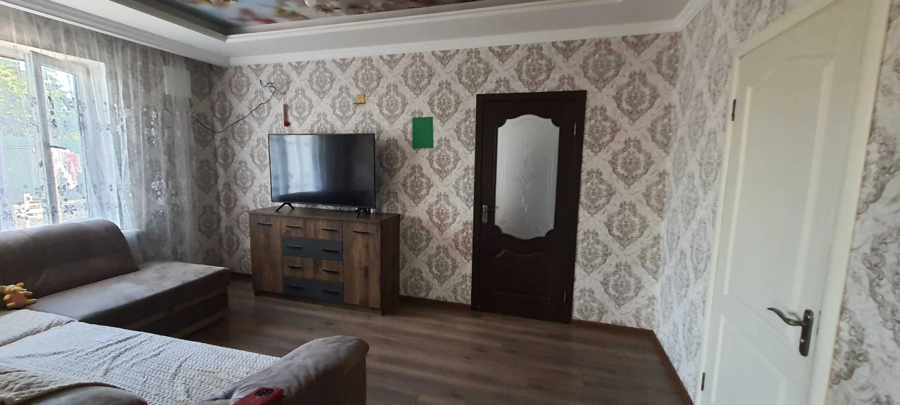 Продаю великий  будинок у  Врадіівці