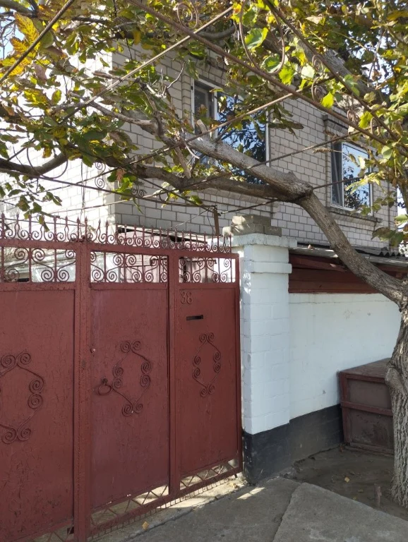 Продам 2-х этажный дом