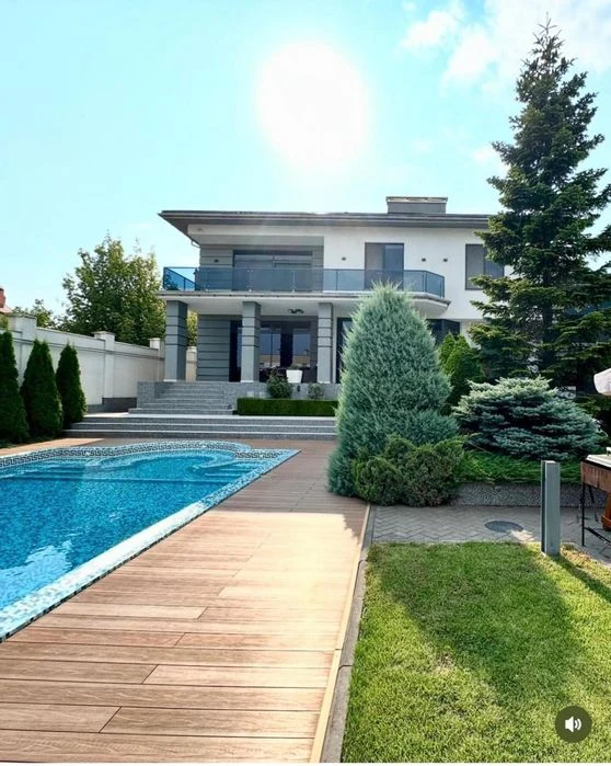 Elite house in Sauvignon