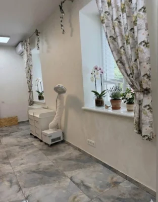 Прродаж житлового будинку з діючи салоном краси