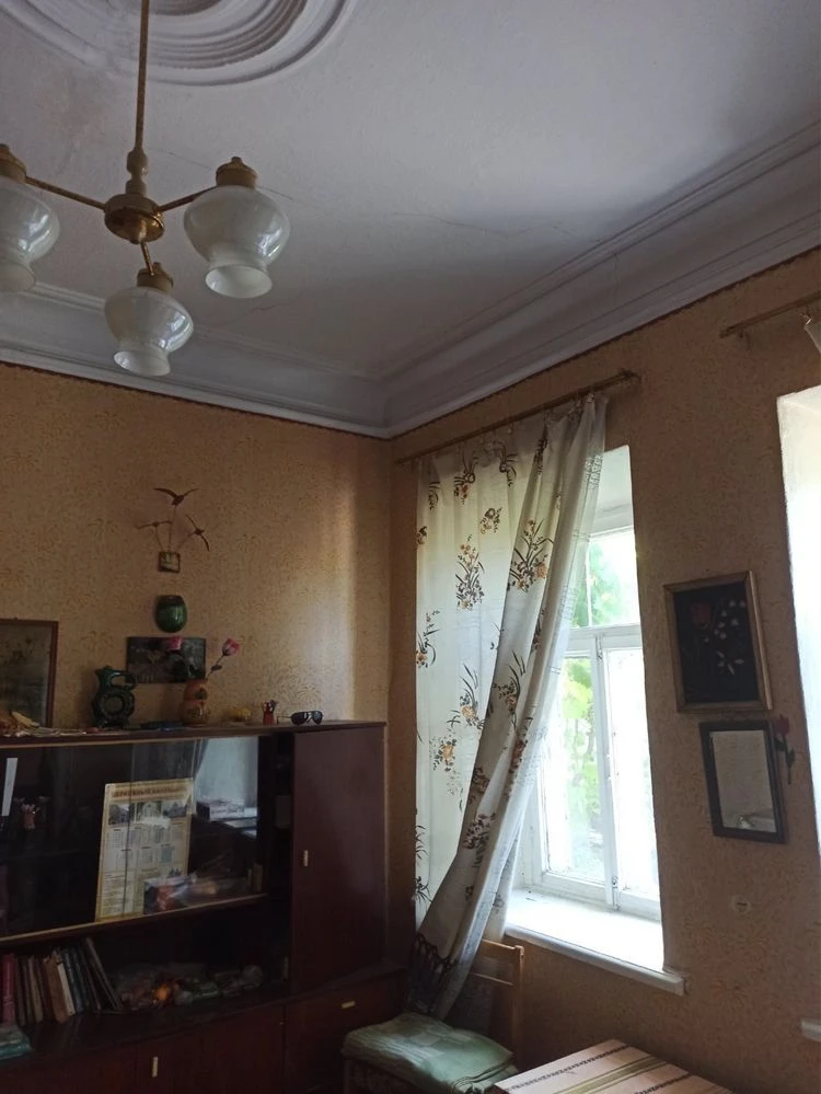 Продається 1/2 будинку