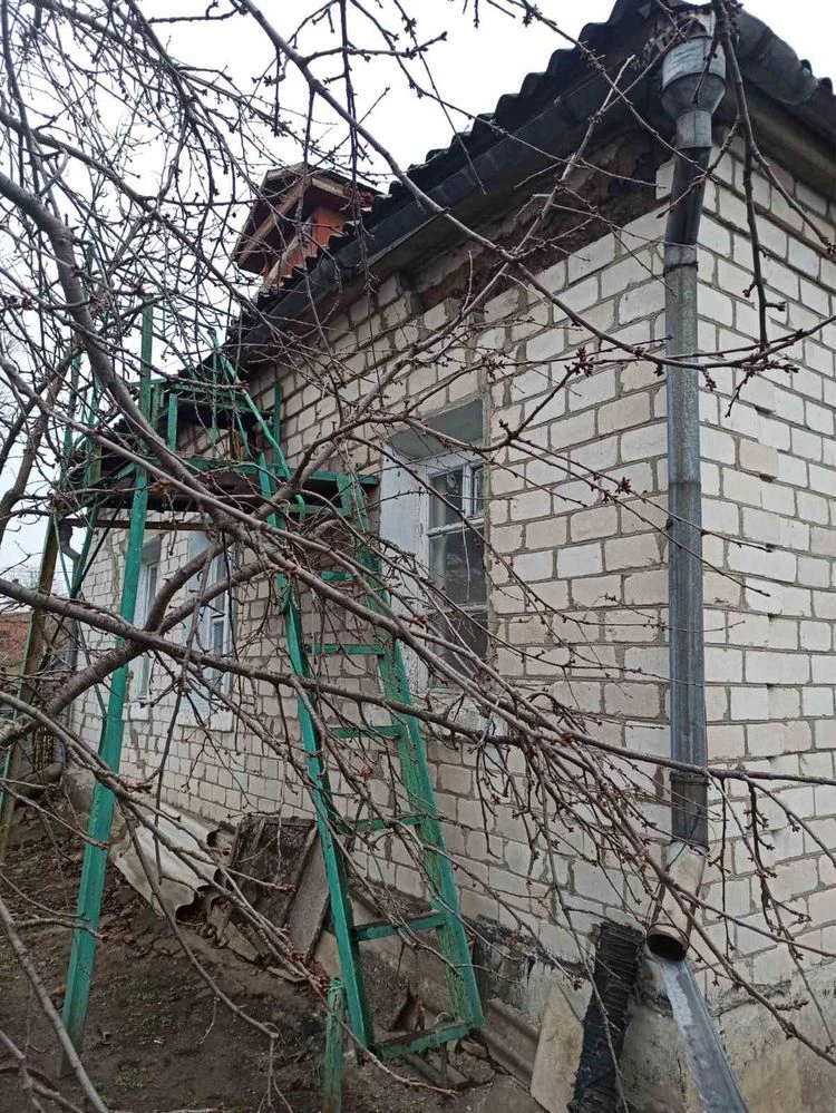 Продається 1/2 будинку