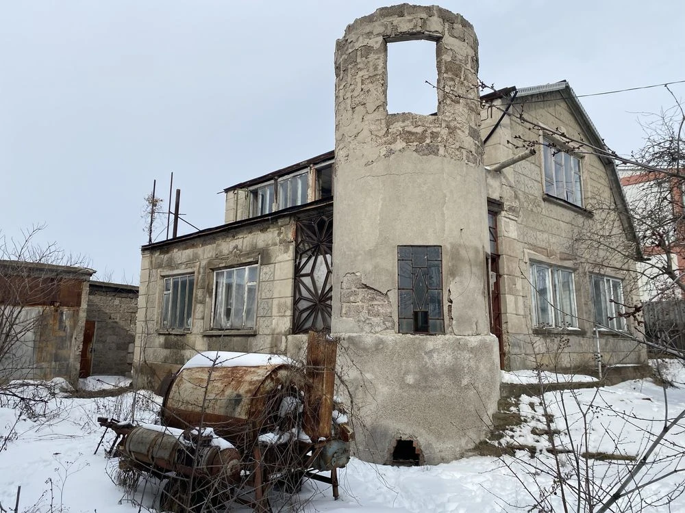 Будинок неподалік пожежної частини, Коса