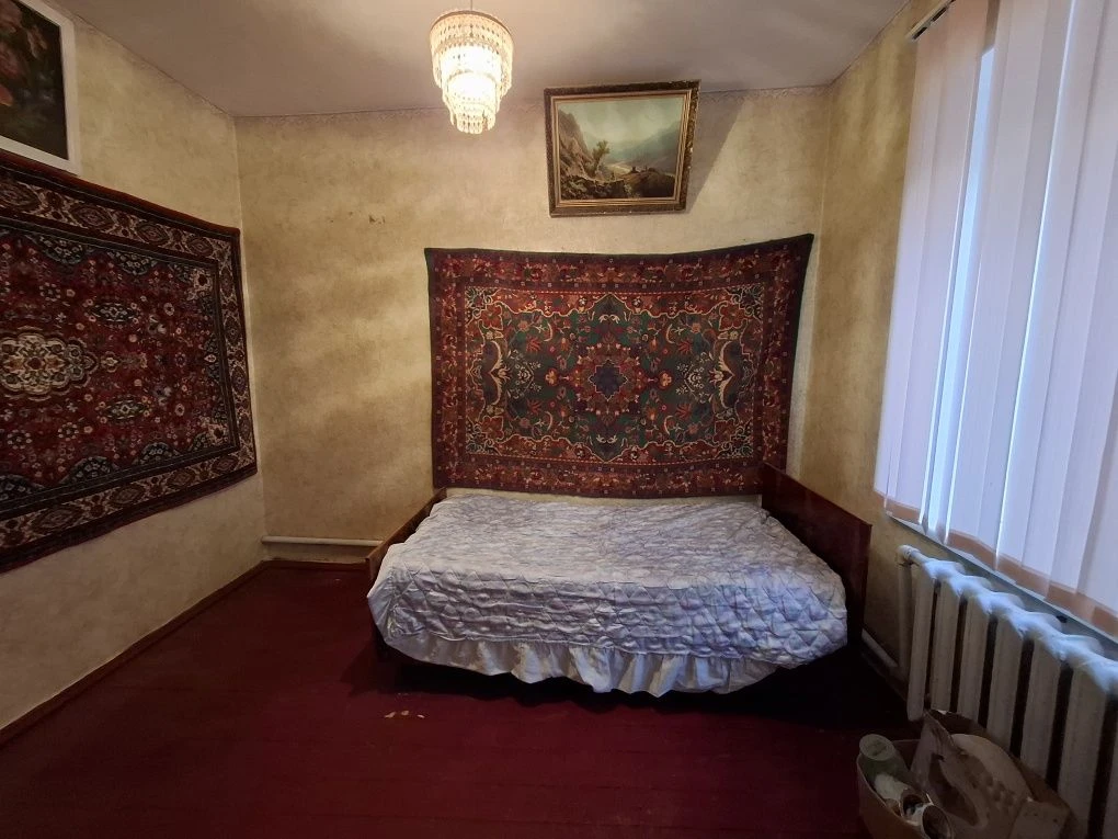 БУДИНОК в районі "Дроздовка" біля річки