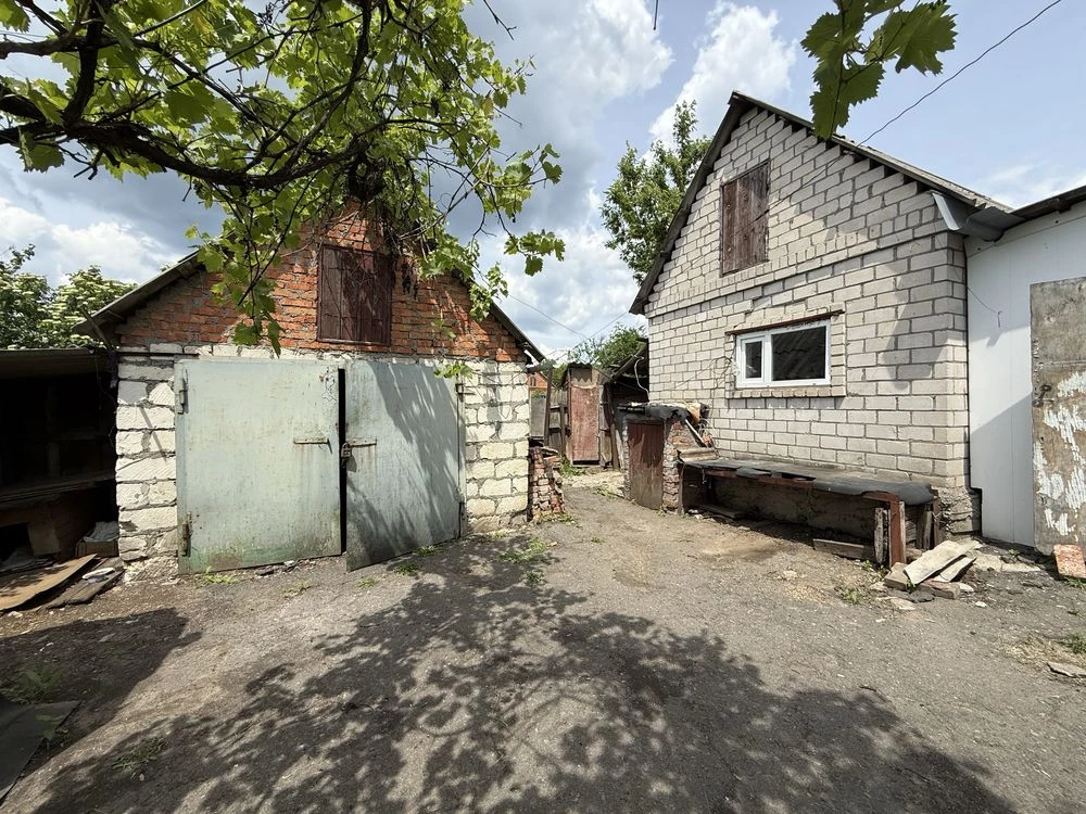 Продам будинок під ремонт
