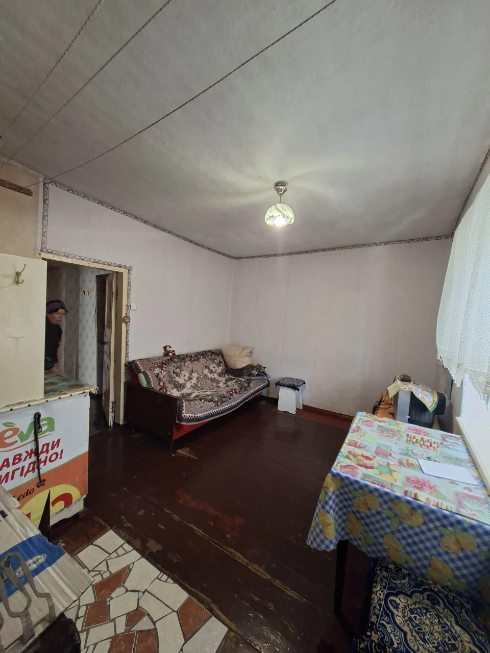 Продам будинок поруч з центральним ринком,без газу.Торг прис