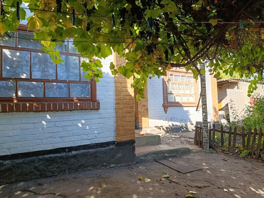 Продажа будинку по серфітикату