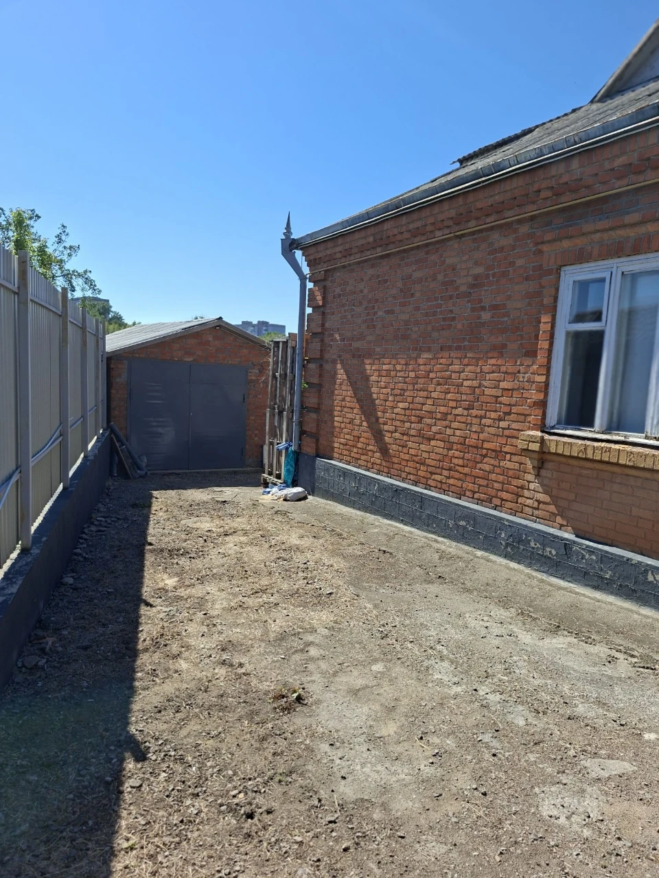 Продам будинок з виходом до річки, район Автовокзал.