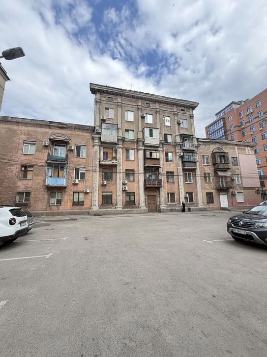 1 комнатная квартира Соцгород,Металлургов 8,сталинка в аренду