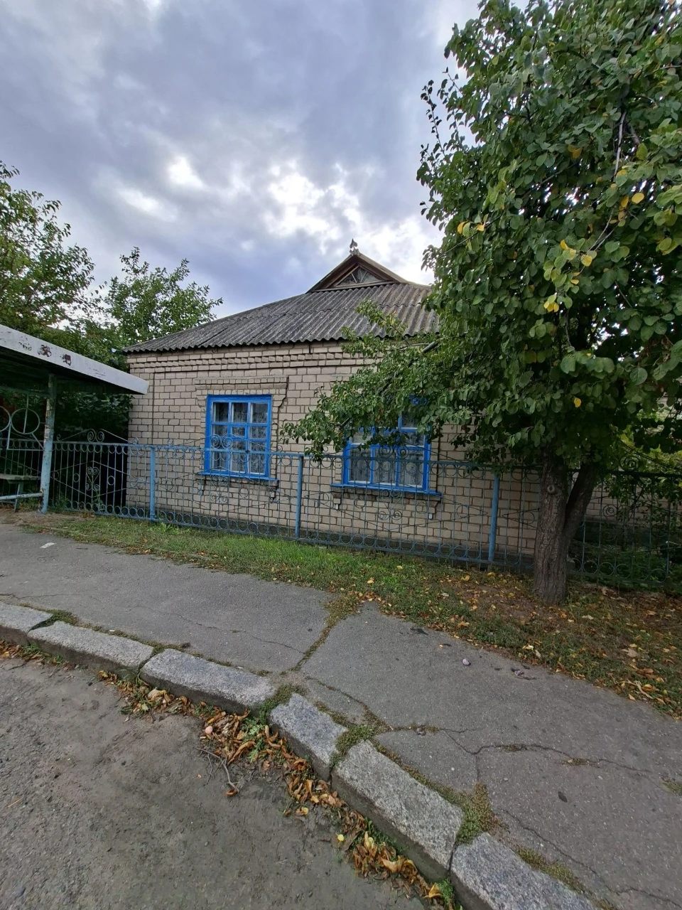 Продам будинок в районі 4 школи.Центральна вулиця міста - Ле