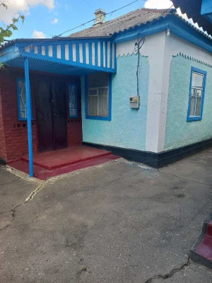 Продам доглянутий  будинок за межами міста.
